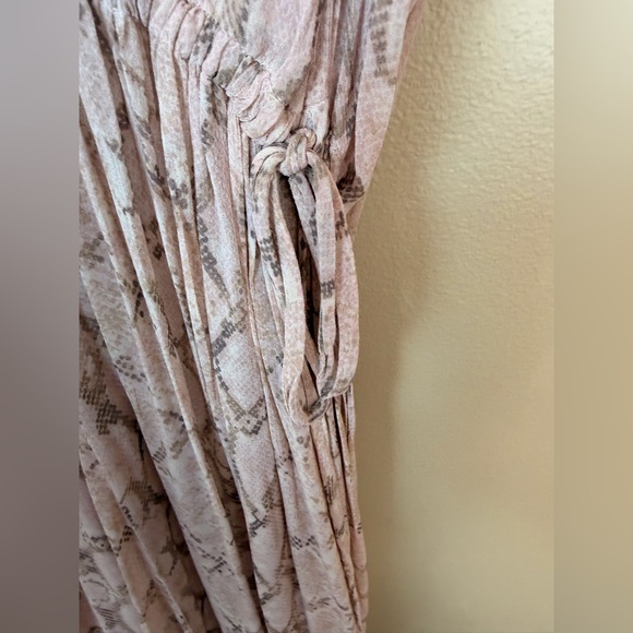 Anthropologie Plus Size 1X Sheer V-Neck Flutter Sleeve Midi Dress EUC - Picture 11 of 13